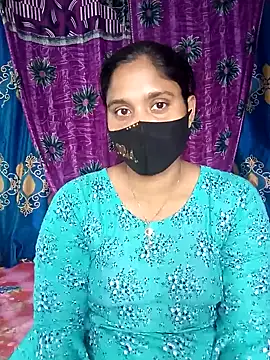 Snapshot of Hot_Maleka chatting on 02-05-25, 06:24 Hot Maleka online show from 02-05-25, 06:24