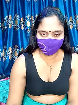 Snapshot of Hot_Maleka chatting on 02-25-25, 12:45 Hot Maleka online show from 02-25-25, 12:45