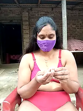 Snapshot of Hot_Maleka chatting on 02-27-25, 06:18 Hot Maleka online show from 02-27-25, 06:18