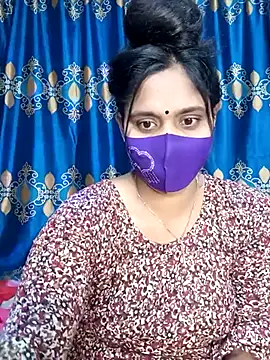 Snapshot of Hot_Maleka chatting on 03-08-25, 01:47 Hot Maleka online show from 03-08-25, 01:47