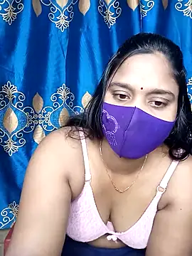 Snapshot of Hot_Maleka chatting on 03-17-25, 01:35 Hot Maleka online show from 03-17-25, 01:35