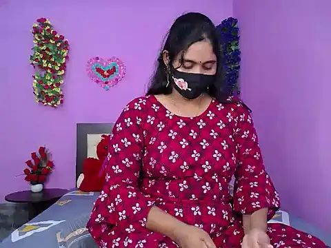 Snapshot of Hot_Maleka chatting on 10-31-25, 04:19 Hot Maleka online show from 10-31-25, 04:19