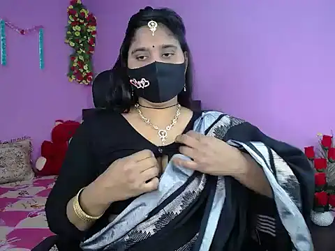 Snapshot of Hot_Maleka chatting on 02-09-26, 04:33 Hot Maleka online show from 02-09-26, 04:33