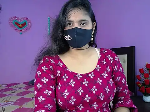 Snapshot of Hot_Maleka chatting on 02-15-26, 04:14 Hot Maleka online show from 02-15-26, 04:14