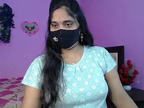 Snapshot of Hot_Maleka chatting on 03-17-26, 04:43 Hot Maleka online show from 03-17-26, 04:43