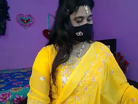 Snapshot of Hot_Maleka chatting on 03-23-26, 04:44 Hot Maleka online show from 03-23-26, 04:44