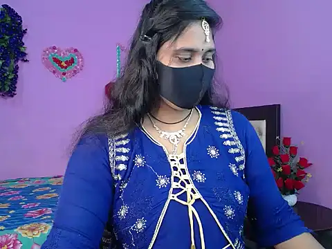 Snapshot of Hot_Maleka chatting on 03-25-26, 04:35 Hot Maleka online show from 03-25-26, 04:35