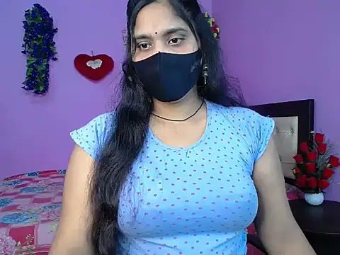 Hot Maleka online show from 04-14-26, 04:46