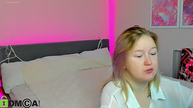 Sara Robinson online show from 10-13-25, 02:44