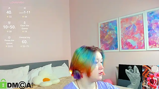 Sara Robinson online show from 12-19-25, 02:40