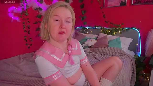 Sara Robinson online show from 03-09-26, 02:59