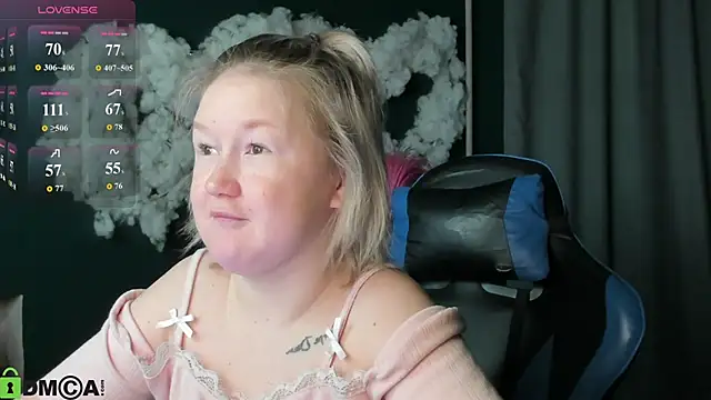 Sara Robinson online show from 06-18-26, 03:07