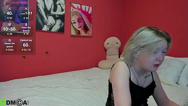Sara Robinson online show from 06-23-26, 03:04