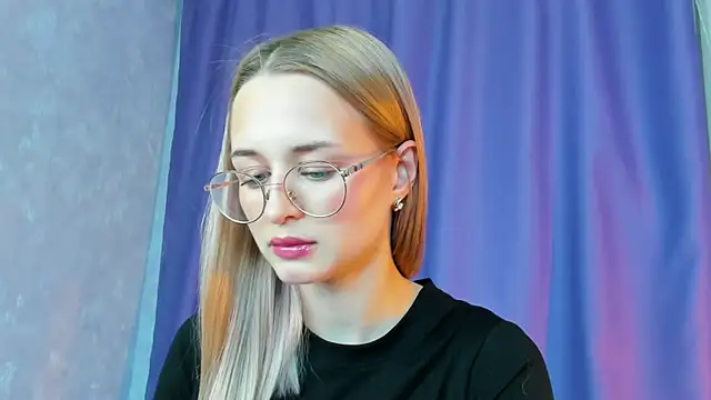 Tiffanyhunt online show from 12-11-24, 02:22