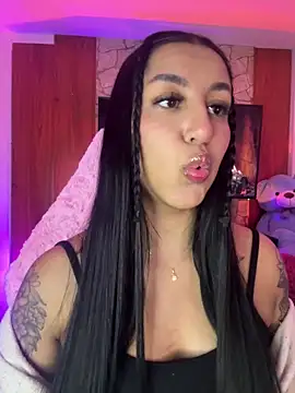 Snapshot of Tamara_Roberts1 chatting on 03-30-26, 02:01 Tamara Roberts1 online show from 03-30-26, 02:01