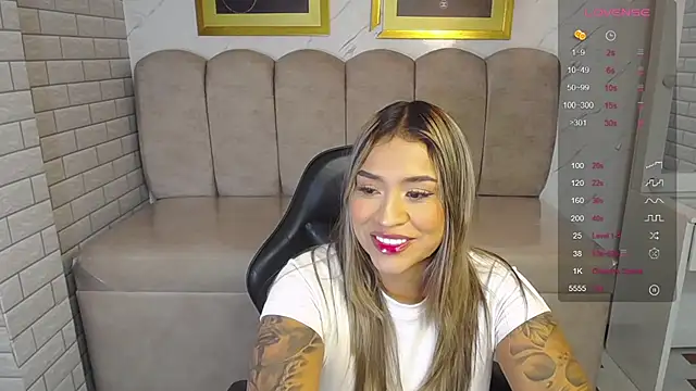 Snapshot of _Charlotte_v chatting on 03-12-26, 04:07 Charlotte v online show from 03-12-26, 04:07