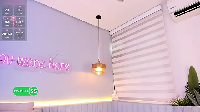 Snapshot of stephanymonroe chatting on 10-07-25, 04:26 stephanymonroe online show from 10-07-25, 04:26