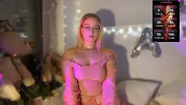 Snapshot of JacyWinslat chatting on 01-24-25, 05:42 JacyWinslat online show from 01-24-25, 05:42