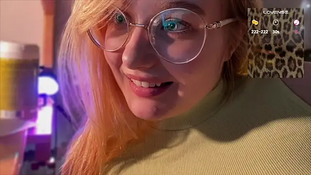 Snapshot of JacyWinslat chatting on 02-05-25, 12:42 JacyWinslat online show from 02-05-25, 12:42