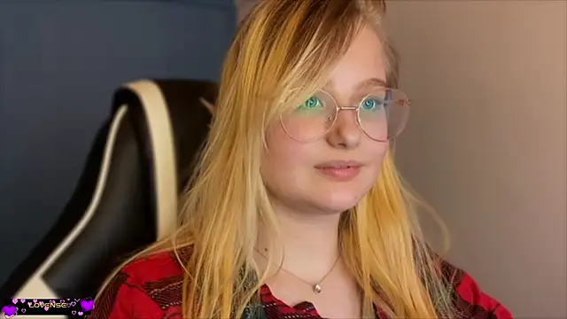 Snapshot of JacyWinslat chatting on 02-21-25, 09:32 JacyWinslat online show from 02-21-25, 09:32