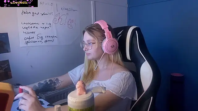 Snapshot of JacyWinslat chatting on 03-06-25, 01:57 JacyWinslat online show from 03-06-25, 01:57