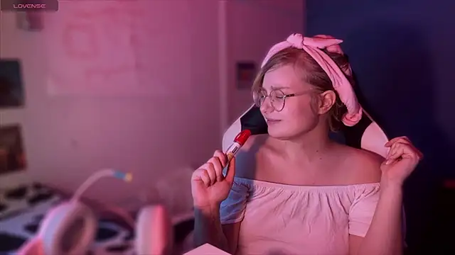 Snapshot of JacyWinslat chatting on 03-10-25, 09:40 JacyWinslat online show from 03-10-25, 09:40