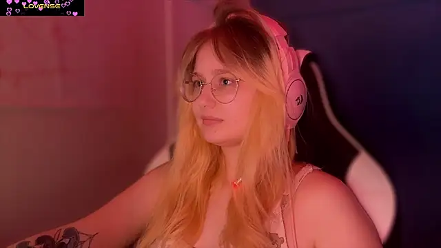 Snapshot of JacyWinslat chatting on 03-11-25, 05:02 JacyWinslat online show from 03-11-25, 05:02