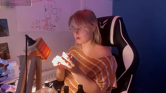 Snapshot of JacyWinslat chatting on 03-12-25, 02:12 JacyWinslat online show from 03-12-25, 02:12