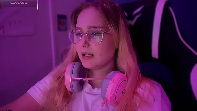 Snapshot of JacyWinslat chatting on 03-14-25, 08:06 JacyWinslat online show from 03-14-25, 08:06