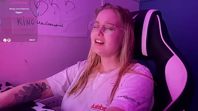 Snapshot of JacyWinslat chatting on 03-17-25, 06:53 JacyWinslat online show from 03-17-25, 06:53