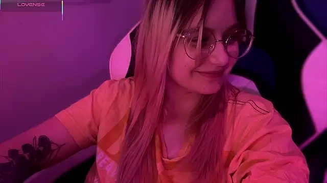 Snapshot of JacyWinslat chatting on 03-21-25, 09:23 JacyWinslat online show from 03-21-25, 09:23