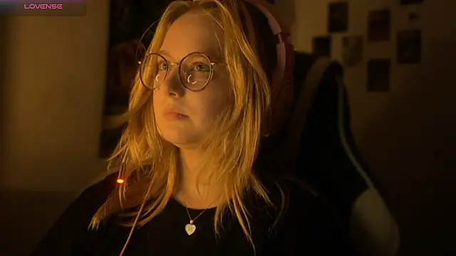 Snapshot of JacyWinslat chatting on 09-09-25, 10:42 JacyWinslat online show from 09-09-25, 10:42