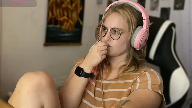 Snapshot of JacyWinslat chatting on 09-11-25, 06:19 JacyWinslat online show from 09-11-25, 06:19