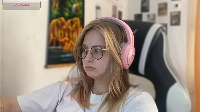 Snapshot of JacyWinslat chatting on 09-21-25, 12:07 JacyWinslat online show from 09-21-25, 12:07