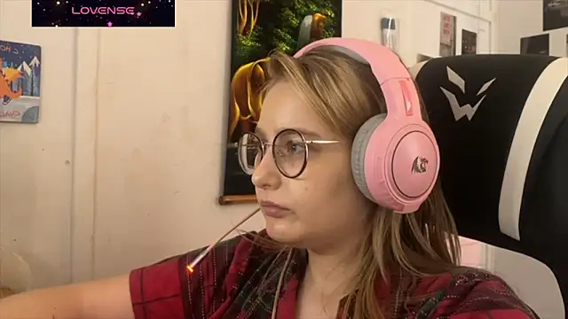 Snapshot of JacyWinslat chatting on 09-28-25, 09:47 JacyWinslat online show from 09-28-25, 09:47