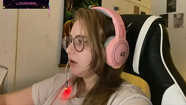 Snapshot of JacyWinslat chatting on 10-09-25, 03:54 JacyWinslat online show from 10-09-25, 03:54