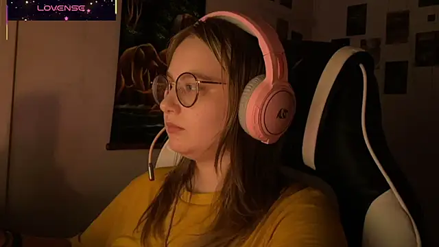 Snapshot of JacyWinslat chatting on 10-14-25, 08:20 JacyWinslat online show from 10-14-25, 08:20