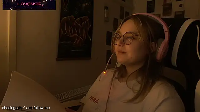 Snapshot of JacyWinslat chatting on 10-29-25, 03:03 JacyWinslat online show from 10-29-25, 03:03