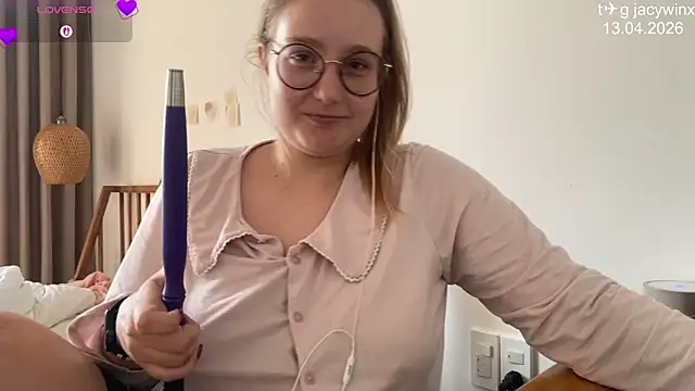 JacyWinslat online show from 04-13-26, 10:10