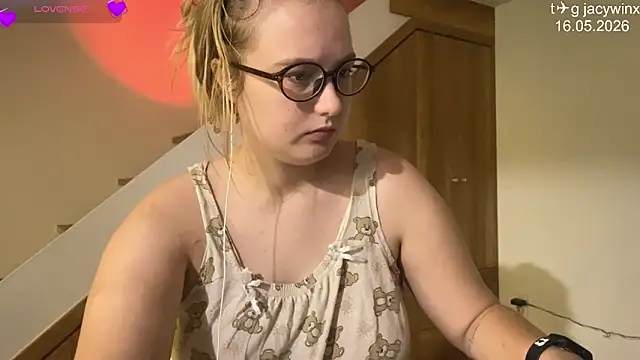 JacyWinslat online show from 05-17-26, 02:35