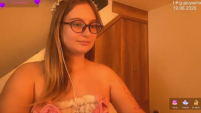 JacyWinslat online show from 06-20-26, 08:28