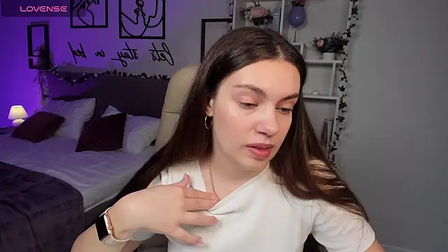 Snapshot of DaniellaLovely chatting on 10-20-25, 10:49 DaniellaLovely online show from 10-20-25, 10:49