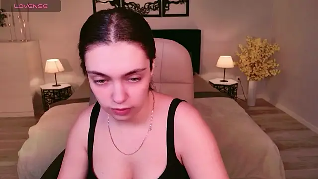 Snapshot of DaniellaLovely chatting on 11-08-25, 10:37 DaniellaLovely online show from 11-08-25, 10:37