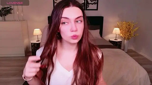 Snapshot of DaniellaLovely chatting on 12-15-25, 10:41 DaniellaLovely online show from 12-15-25, 10:41