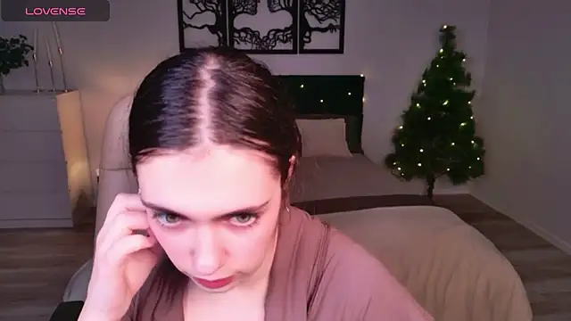 Snapshot of DaniellaLovely chatting on 12-18-25, 11:05 DaniellaLovely online show from 12-18-25, 11:05