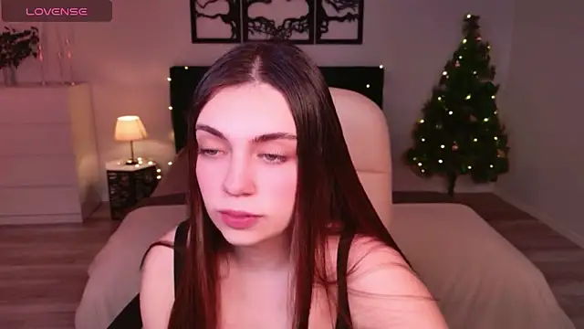 Snapshot of DaniellaLovely chatting on 12-21-25, 10:55 DaniellaLovely online show from 12-21-25, 10:55