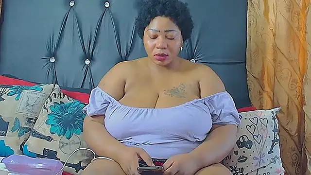 HUMONGUOUSTITSS online show from 12-09-24, 07:39