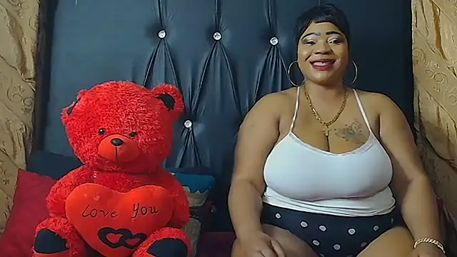 HUMONGUOUSTITSS online show from 10-07-25, 04:15