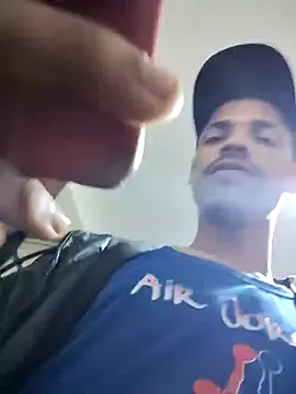 Snapshot of elmataculo123 chatting on 11-03-25, 11:48 elmataculo123 online show from 11-03-25, 11:48