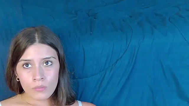 zoee moretti online show from 02-01-25, 10:23